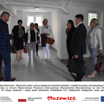 Radni Powiatu Płońskiego, Starosta oraz Dyrekcja Domu Dziecka oglądają mieszkania rodzinkowe